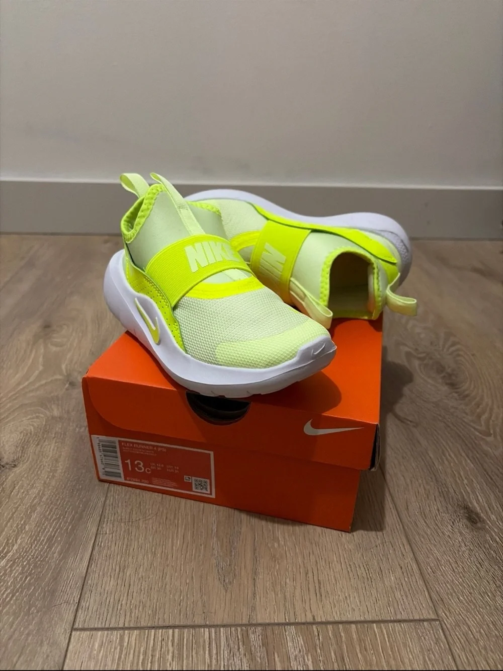 Nike Kids' Slip-On Flex Runner